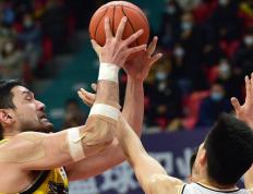 开云APP-新疆男篮战术调整成功，连胜收官