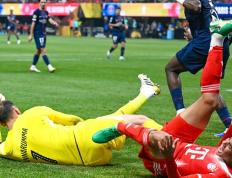 开云体育app-一场极具悬念的足球比赛掀起了热烈讨论