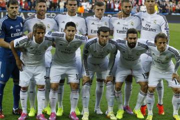 开云体育在线-唯一的关键先生，詹姆斯在猛龙与雄鹿的巅峰对决中决定胜负