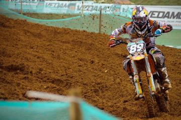 开云平台-冰与火之歌，当韩国寒流席卷时，陈雨菲在燃烧