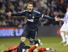 开云体育平台APP-平行时空的绿茵场？诡异对决，日本队竟用乒乓球战术碾压葡萄牙，许昕统治全场引全球哗然