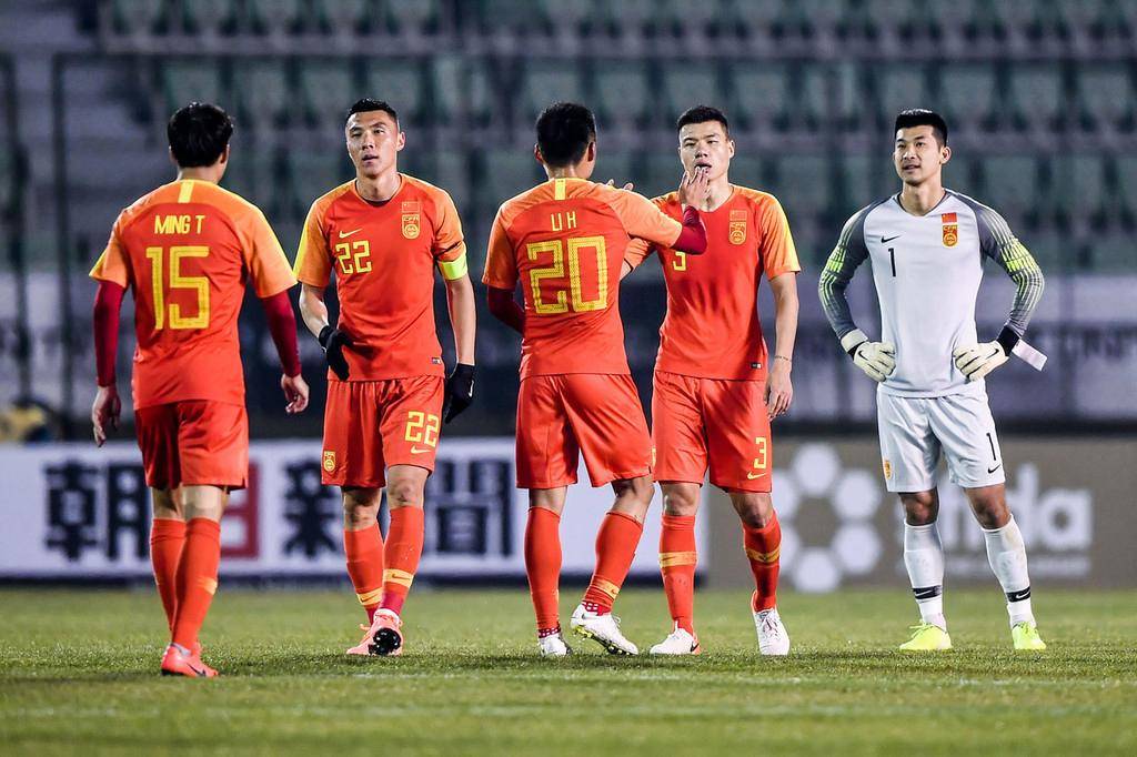 开云体育-东亚足球大赛中引发热议的一幕
