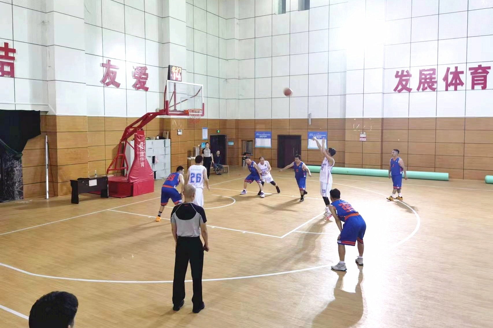 开云体育入口-湖南男篮争夺冠军，坚定决心不放松